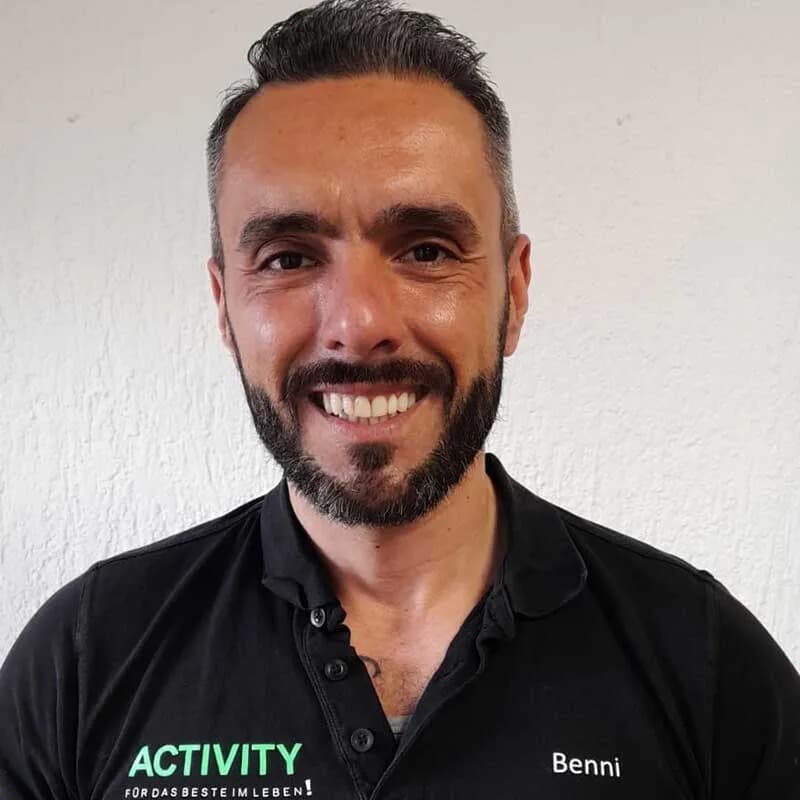 Benny, Studioleiter in Bürstadt, im schwarzen ACTIVITY-Shirt